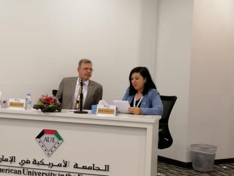 Dr Seretny na konferencji w Dubaju Dr Seretny na konferencji w Dubaju